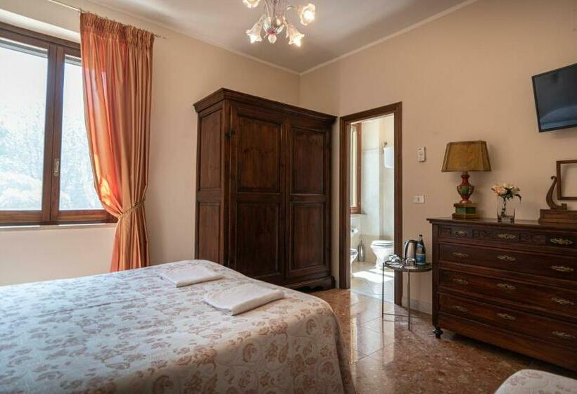 اتاق استاندارد سه نفره, Agriturismo Villa Val D Olivi