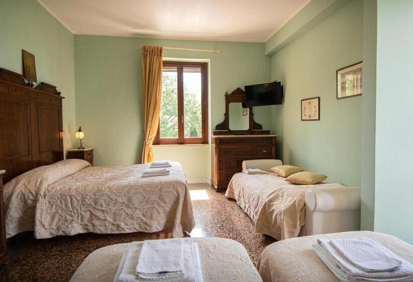 اتاق استاندارد چهارنفره با بالکن, Agriturismo Villa Val D Olivi