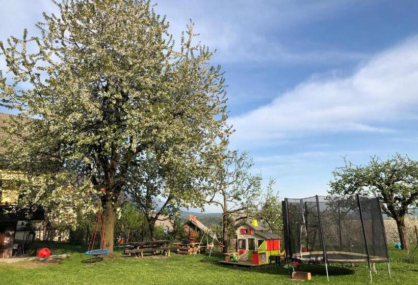 3 Bedroom Suite, Garden Apartments Maria