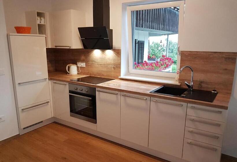 2 Bedrooms Apartment Mountain View, Garden Apartments Maria