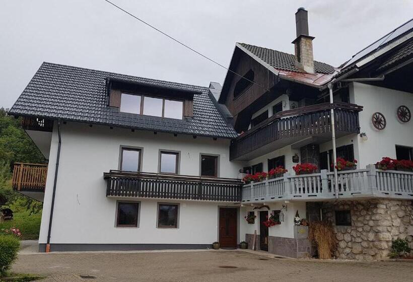 2 Bedrooms Apartment Mountain View, Garden Apartments Maria