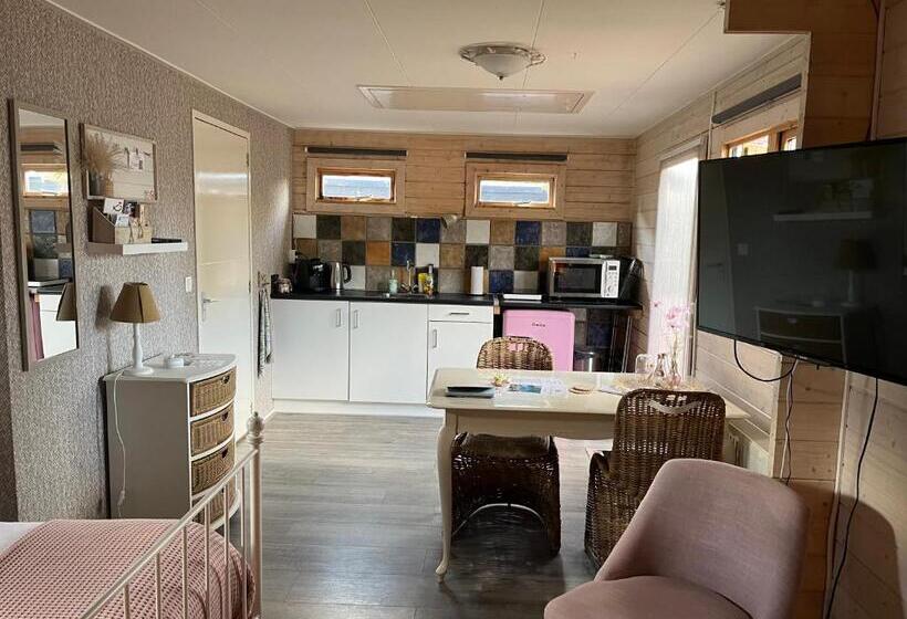 Студия Стандарт, B&b Het Smitshoekje