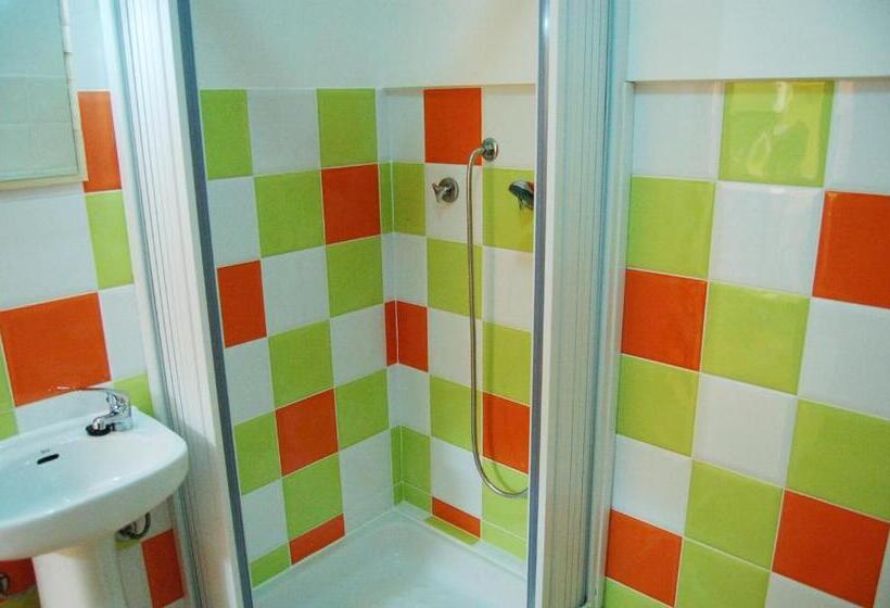 Дом 4 Спальни, Swordfish Eco House Peniche