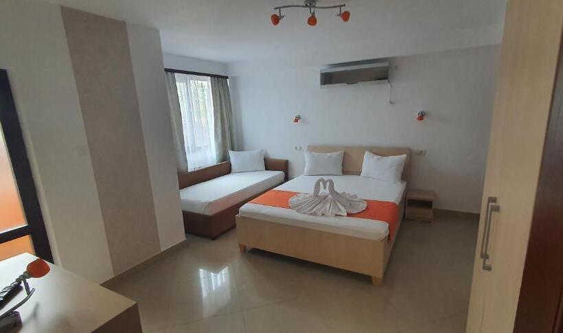 اتاق سوپریور سه تخته, Pensiunea Casa Beatrice
