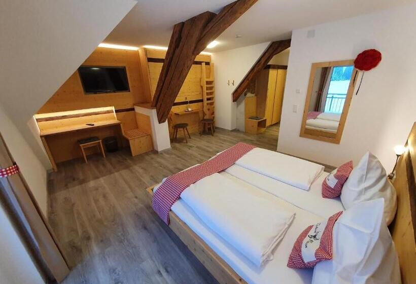 발코니가 있는 4인용 스탠다드 룸, Gasthaus Zum Hirschen