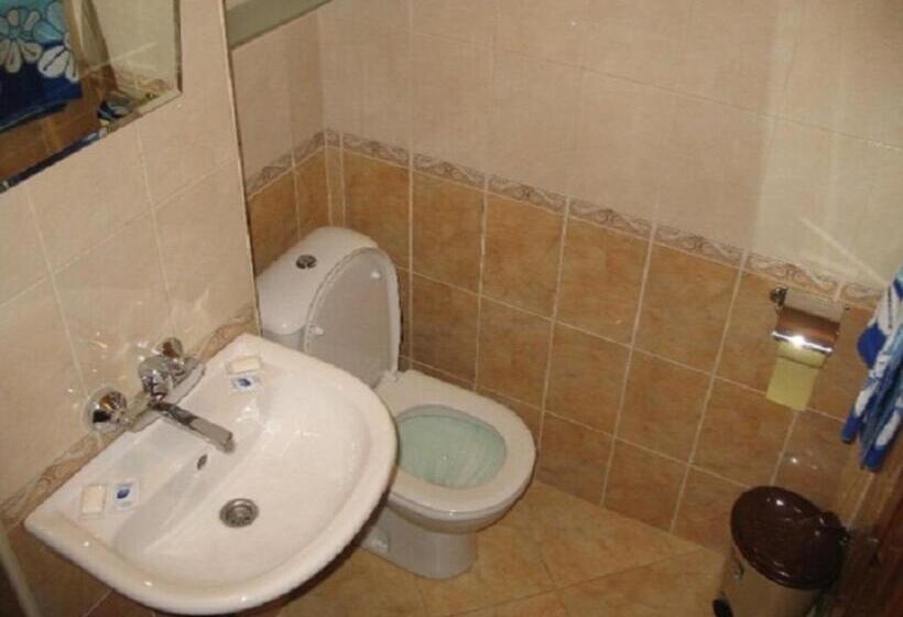 اتاق 4 خوابه, Trendy Inn