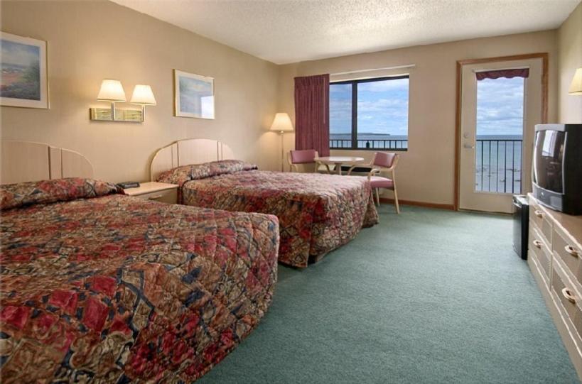 Номер Стандарт, Bavarian Haus Lakefront Inn