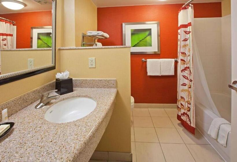 اتاق لوکس با تخت بزرگ, Courtyard Louisville Northeast