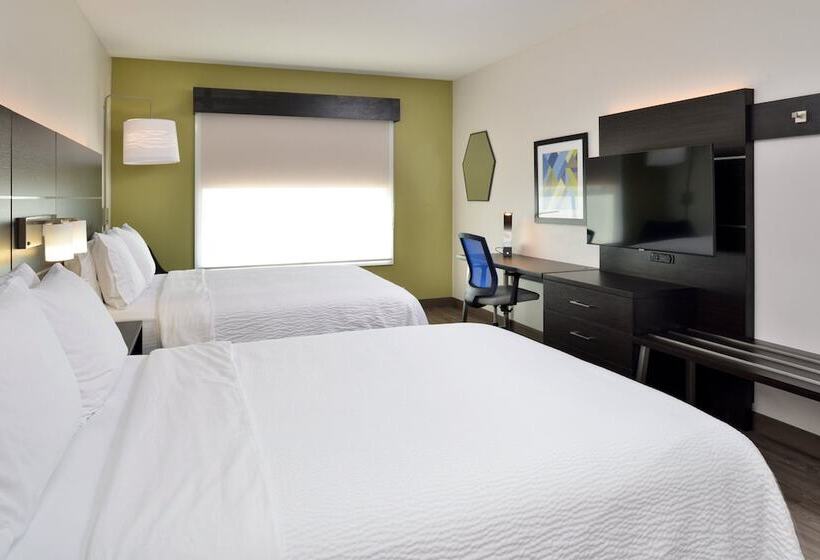 适合残疾人士使用的套间, Holiday Inn Express Hotel & Suites Carthage, An Ihg