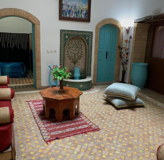 Люкс, Riad Darko