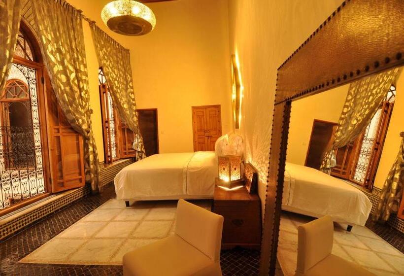سوییت, Riad Layla