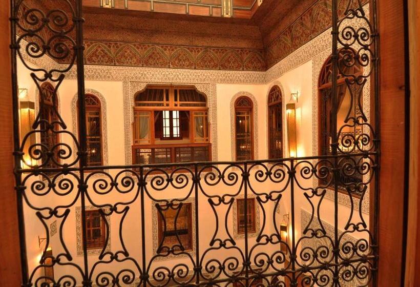 سوییت, Riad Layla