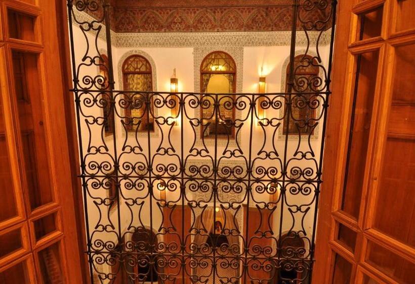 سوییت, Riad Layla