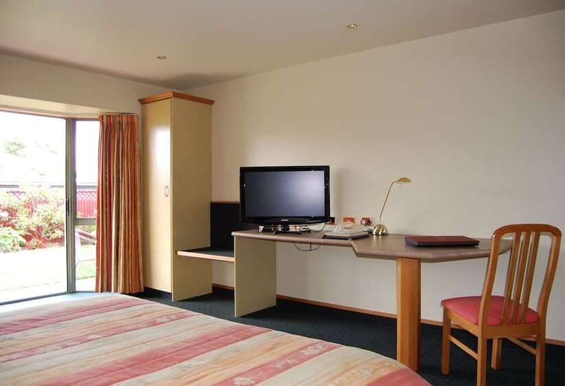 수피리어 스튜디오, Asure Ashley Motor Lodge