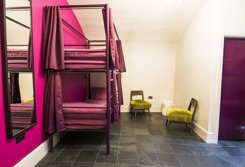 Bed in Shared Room with Shared Bathroom, Safestay York Micklegate