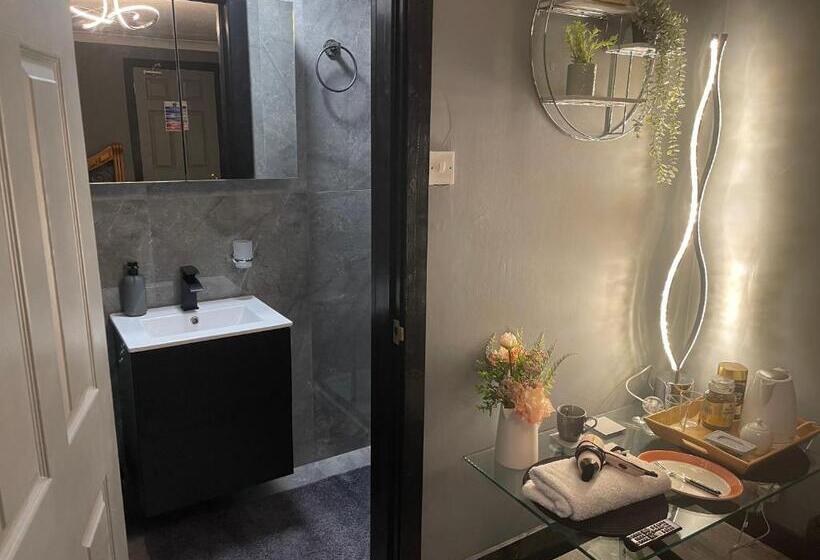 اتاق استاندارد, Da Vinci Guest House & Guest Parking