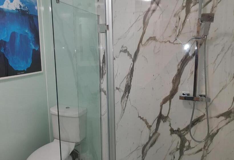 Семейный Номер Совместный Санузел, Stansted Lodge Elsenham