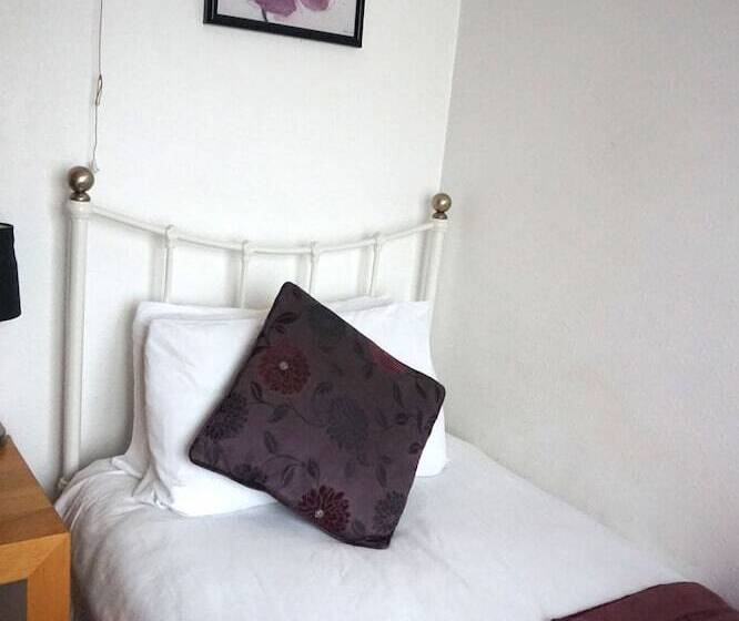 Номер Стандарт Индивидуальный Совместная Ванная, The Ridings Guest House