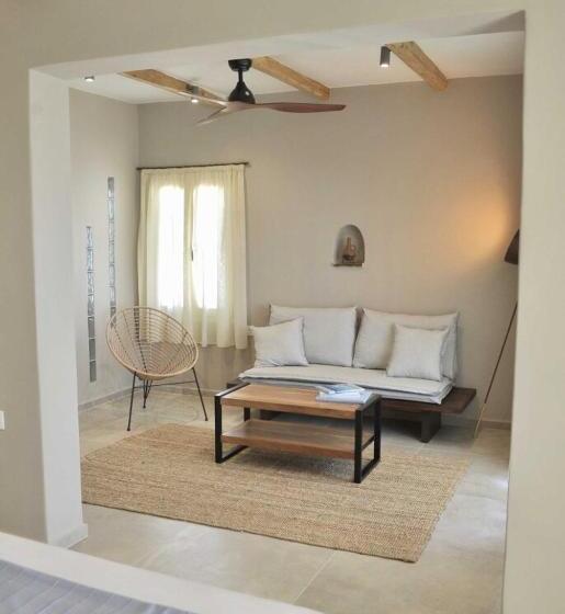 سوییت با چشم‌انداز دریا, Medusa Beach Resort & Suites