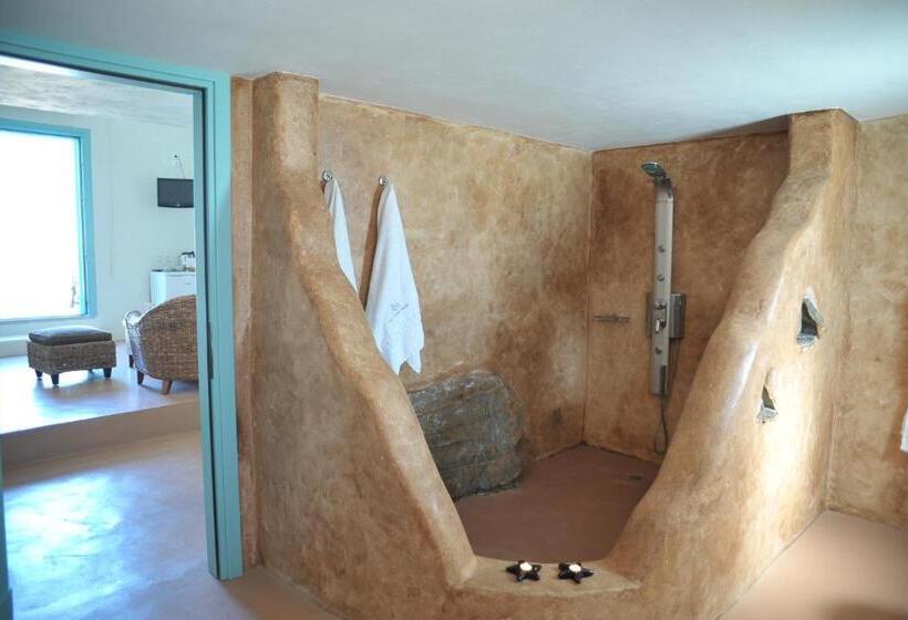 سوییت با چشم‌انداز دریا, Medusa Beach Resort & Suites