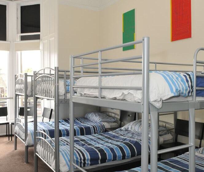 Кровать в Общей Комнате, The Hostel