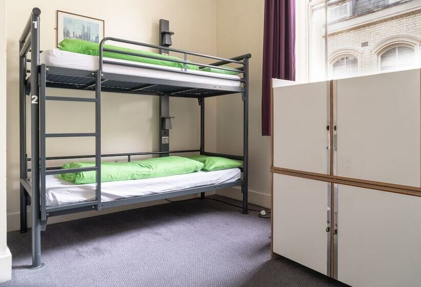Кровать в Многоместном Номере с Общей Ванной, Yha London St Paul S