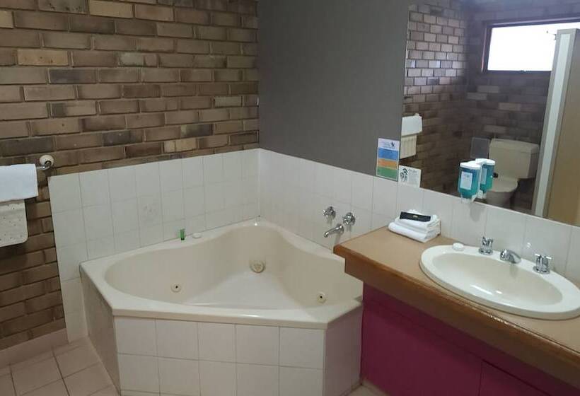 디럭스 스위트 킹 침대, Magdala Motor Lodge & Lakeside Restaurant