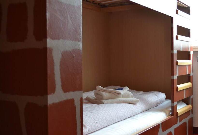 اتاق خانوادگی, Altstadthotel Arte