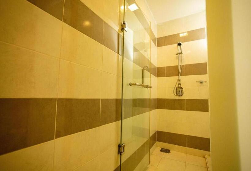Люкс Клуб, Citrus Hotel Johor Bahru By Compass Hospitality
