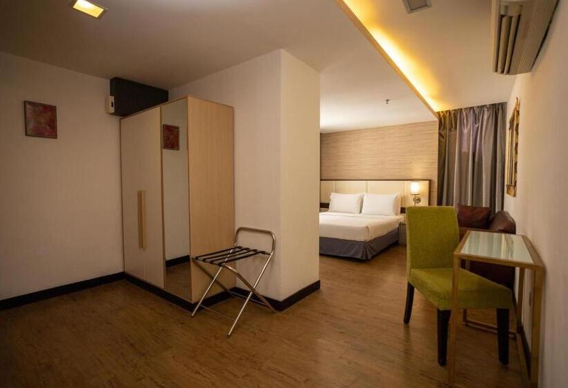 Люкс Клуб, Citrus Hotel Johor Bahru By Compass Hospitality