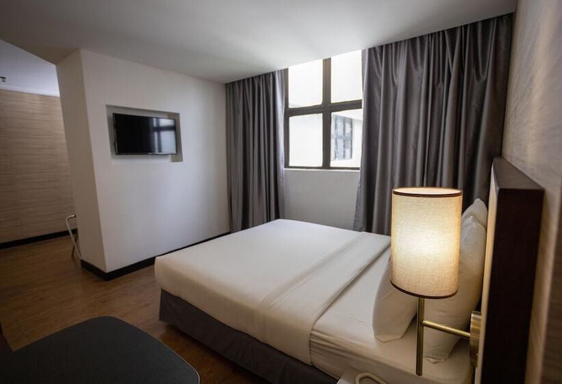 Люкс Клуб, Citrus Hotel Johor Bahru By Compass Hospitality