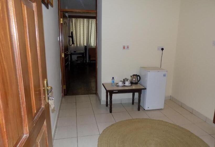 اتاق سوپریور یک تخته, Kenya Comfort Suites