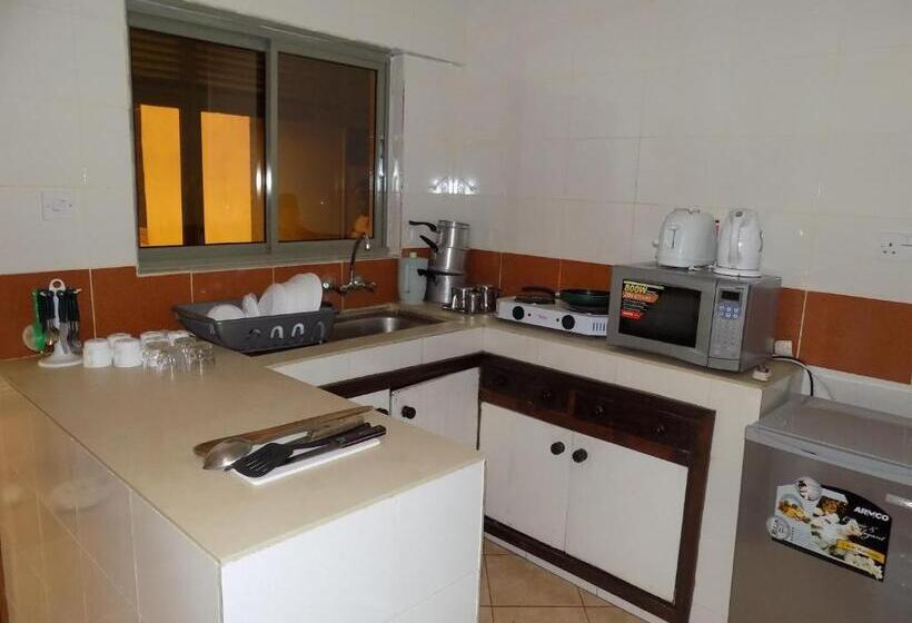 استودیوی استاندارد, Kenya Comfort Suites