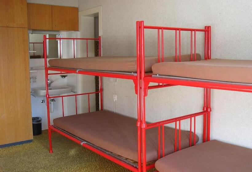 Четырехместный Номер Стандарт, Adrenalin Backpackers Hostel