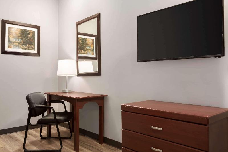 اتاق استاندارد, Signature Inn & Suites Hamilton