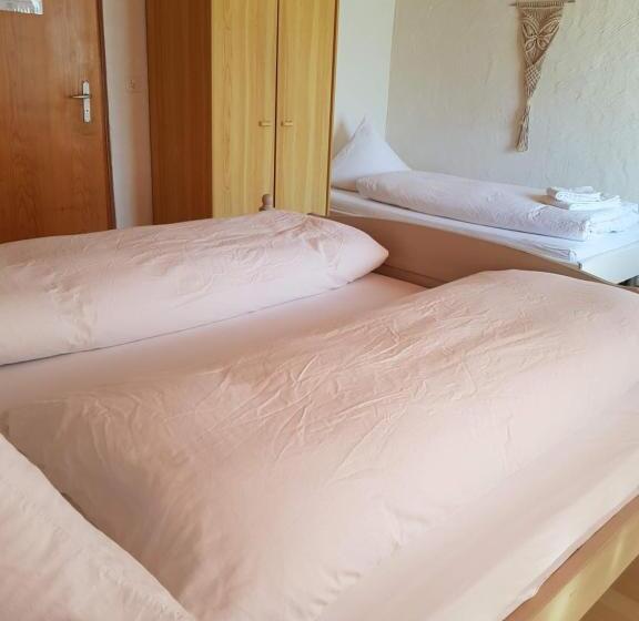 اتاق استاندارد سه نفره, Gasthof Schoenegg B&b