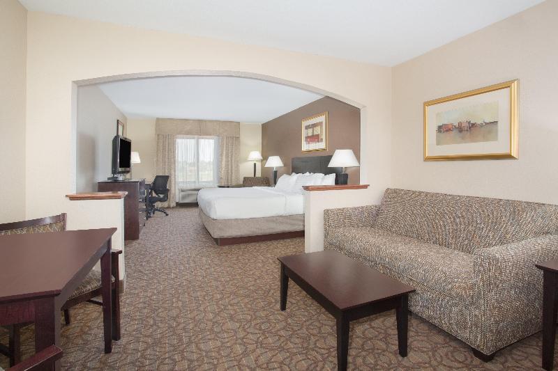 Люкс, Holiday Inn Express Hotel & Suites Concordia Us 81, An Ihg