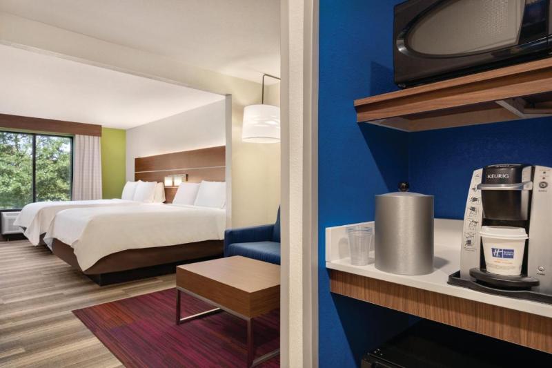 Номер Стандарт Адаптированный для Инвалидов, Holiday Inn Express Hotel & Suites Lavonia, An Ihg