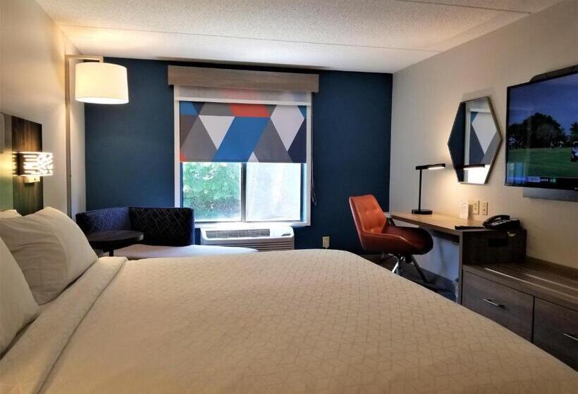 适合残疾人士使用的带超级大床的标准间, Holiday Inn Express Apex   Raleigh, An Ihg