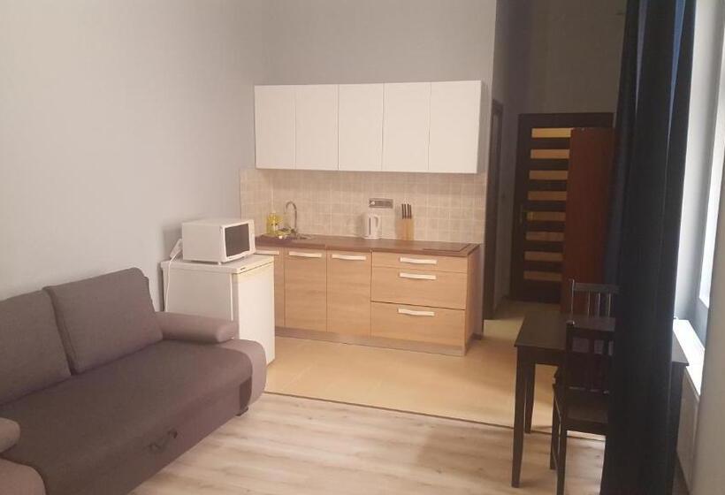 آپارتمان 1 خوابه, Boomerang Hostel