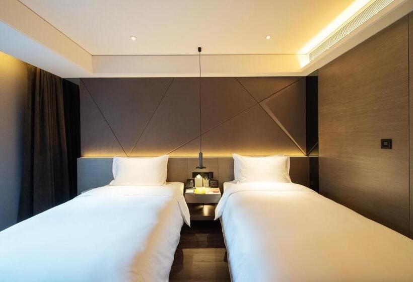 Номер Стандарт, Mercure Harbin Central Street Sophia Church