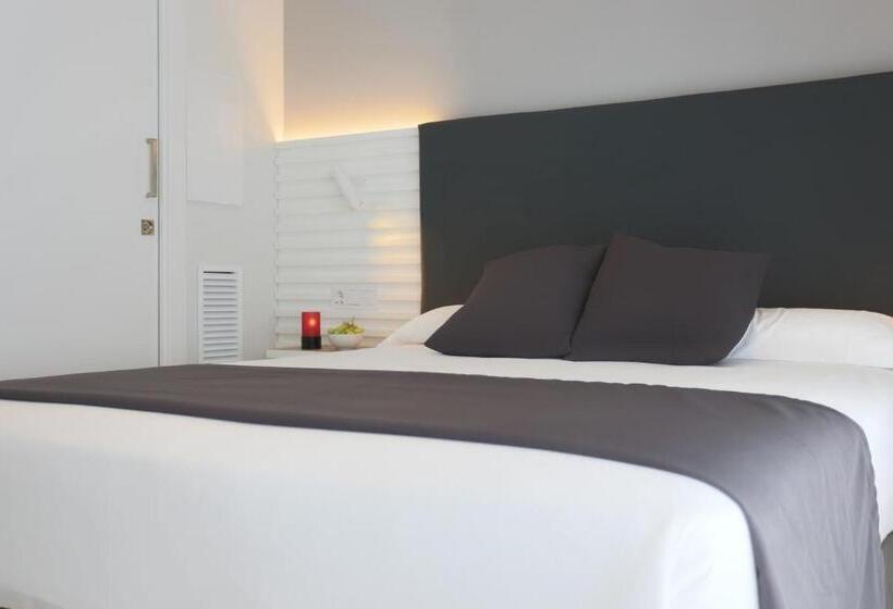 Трехместный Номер Superior, Sitges