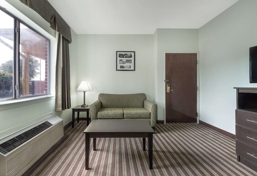 스위트, Days Inn & Suites By Wyndham Dallas