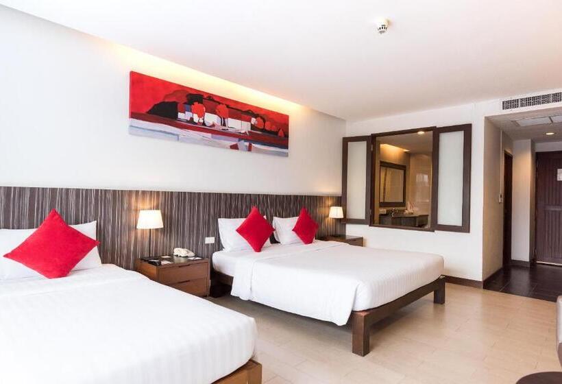 Трехместный Номер Deluxe, J Pattaya