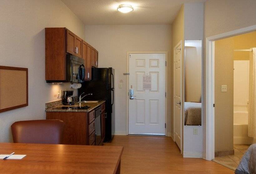 带双人床的标准工作室, Candlewood Suites Fort Worth West, An Ihg