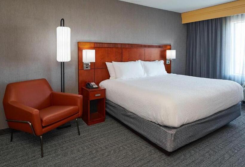 سوئیت با تخت بزرگ, Courtyard Medford Airport