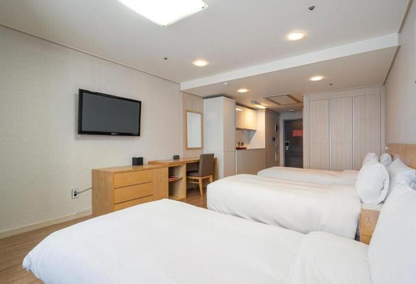اتاق لوکس سه تخته, Ramada By Wyndham Seoul Dongdaemun