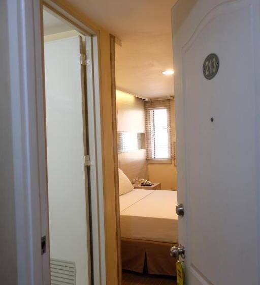 디럭스 룸, Spaces Hotel Makati