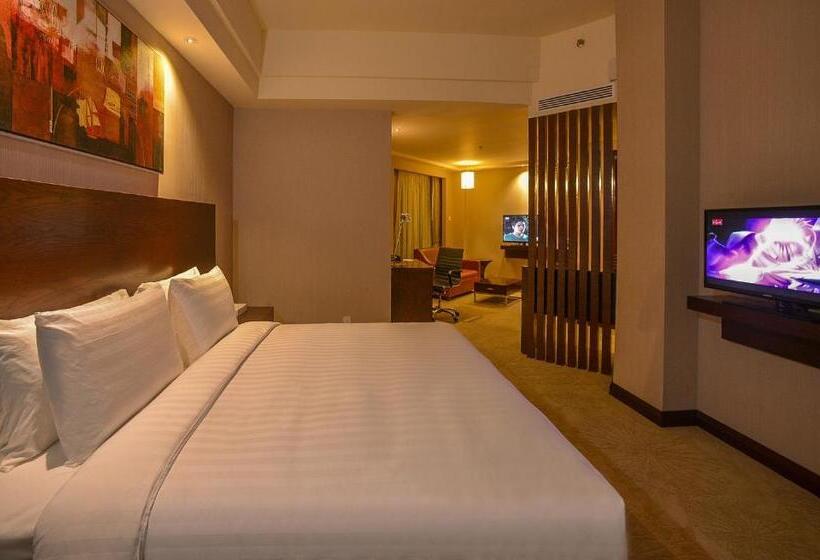 이그제큐티브 스위트 킹침대, Widus Hotel Clark