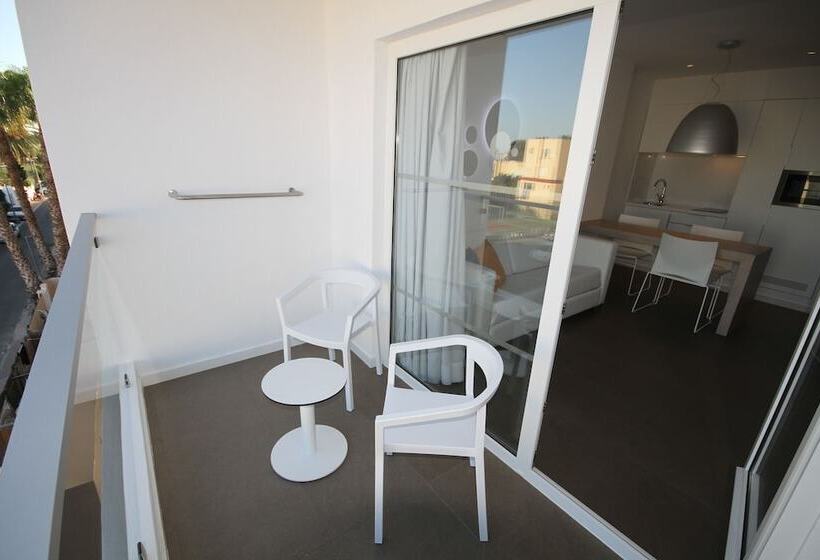 جناح جونيور, Ibiza Sun Apartments